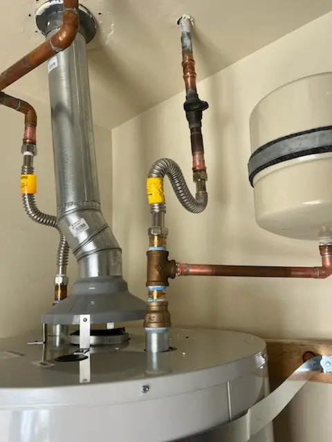 Water heater installation and plumbing repair in Lake Bluff